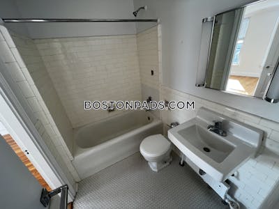 Brookline 1 Bed 1 Bath BROOKLINE- COOLIDGE CORNER $3,453  Coolidge Corner - $3,315