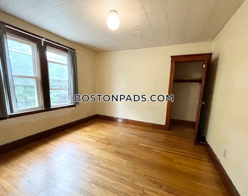 BOSTON - MISSION HILL - 2 Beds, 1 Bath - Image 3