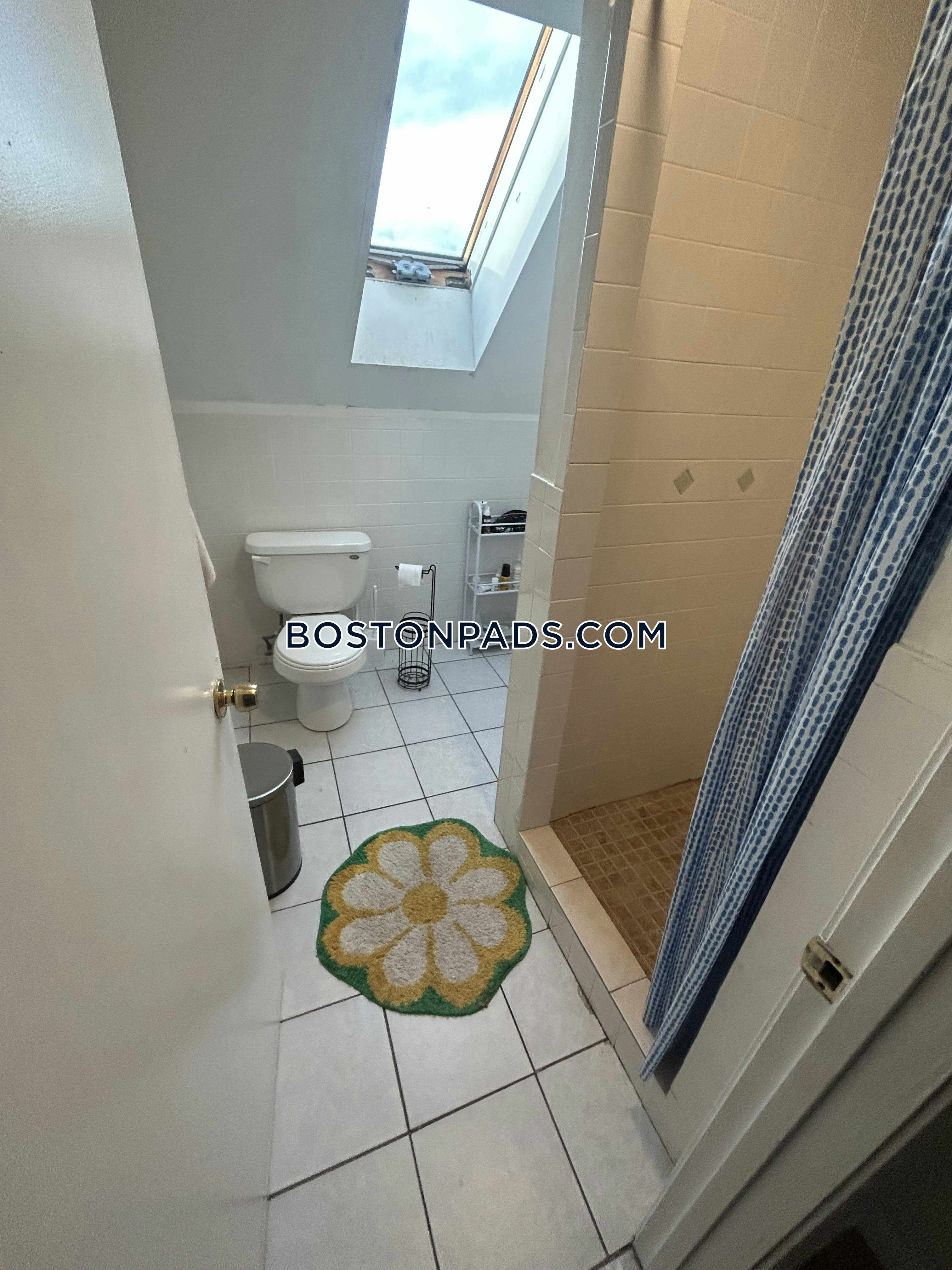 Boston - 6 Beds, 2.5 Baths