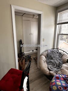 Medford Desirable 4 Beds 1 Bath  Tufts - $4,340 No Fee
