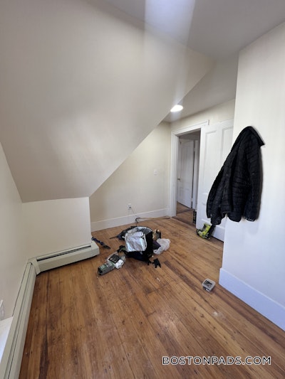 Jamaica Plain Newly Renovated 3 Bed 1.5 bath available NOW on Forbes St in Boston! Boston - $3,500