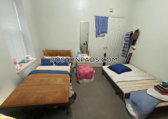 Boston - $4,400+ /mo