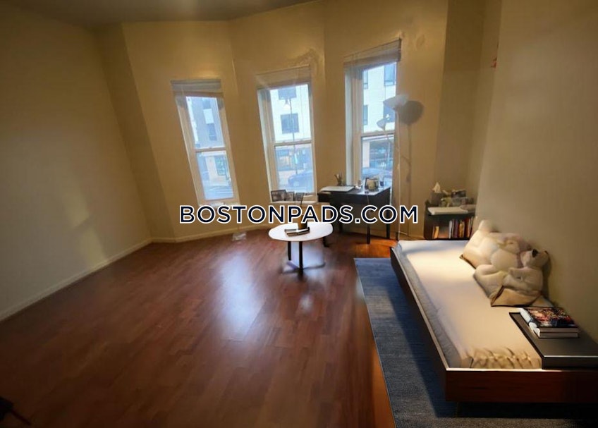 Boston - $4,400+ /month