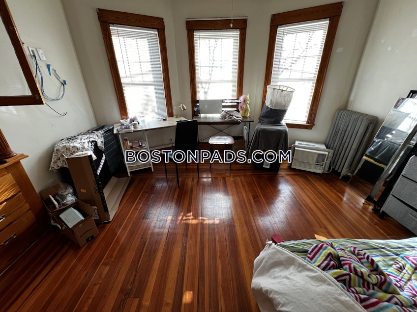 Medford - $4,000+ /month