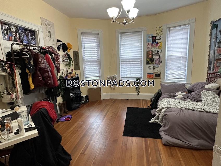 Roxbury Crossing - $3,900+ /month