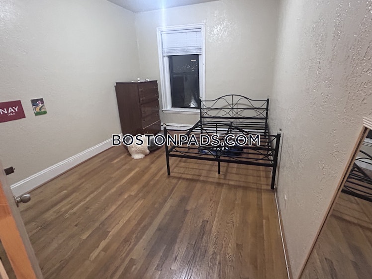 Hammond St., Roxbury Crossing