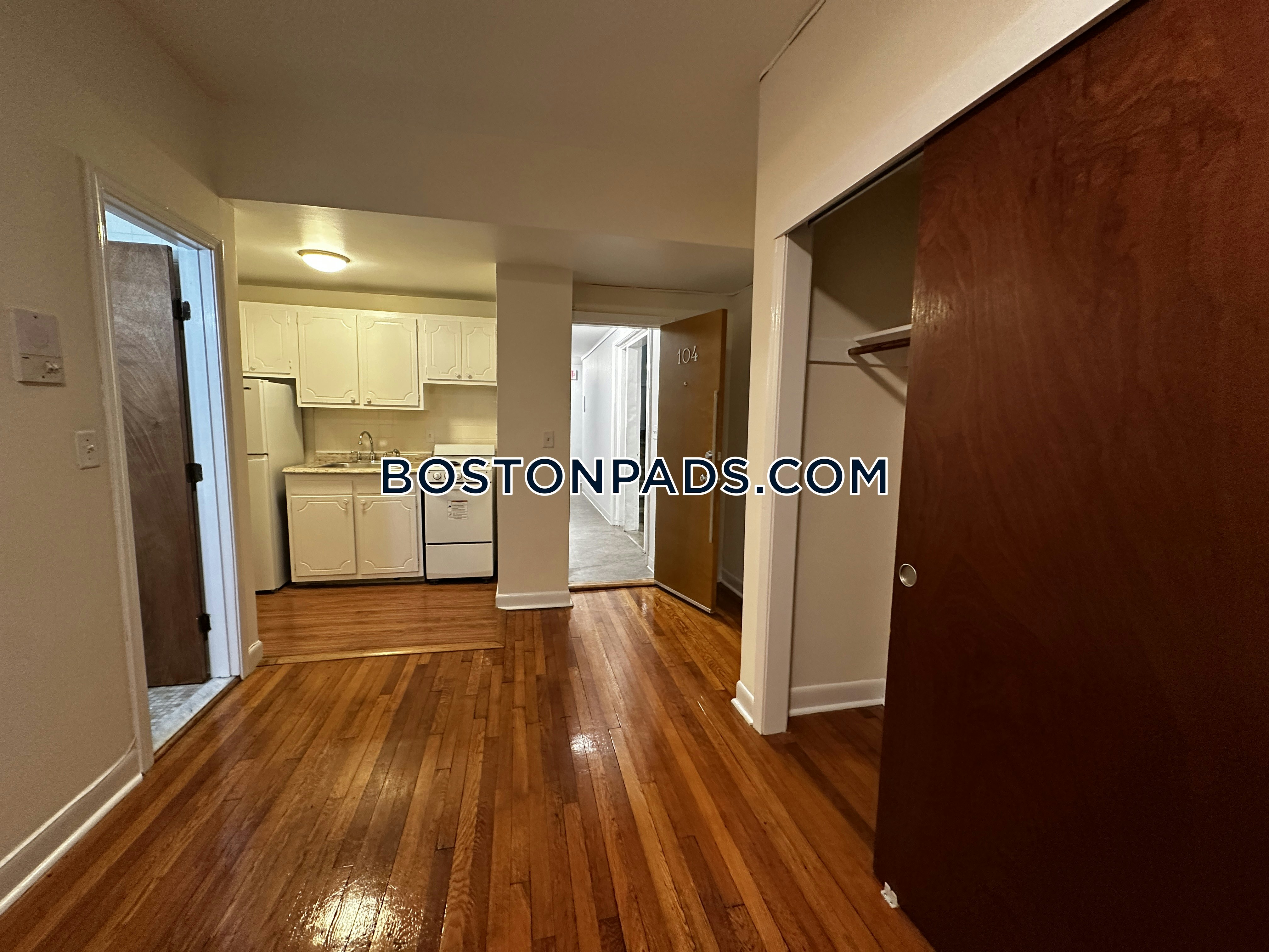 Boston - 1 Beds, 1 Baths