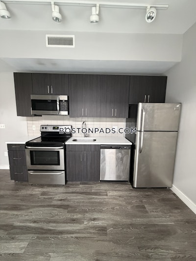 Lynn 2 Beds 2 Baths - $2,750 No Fee