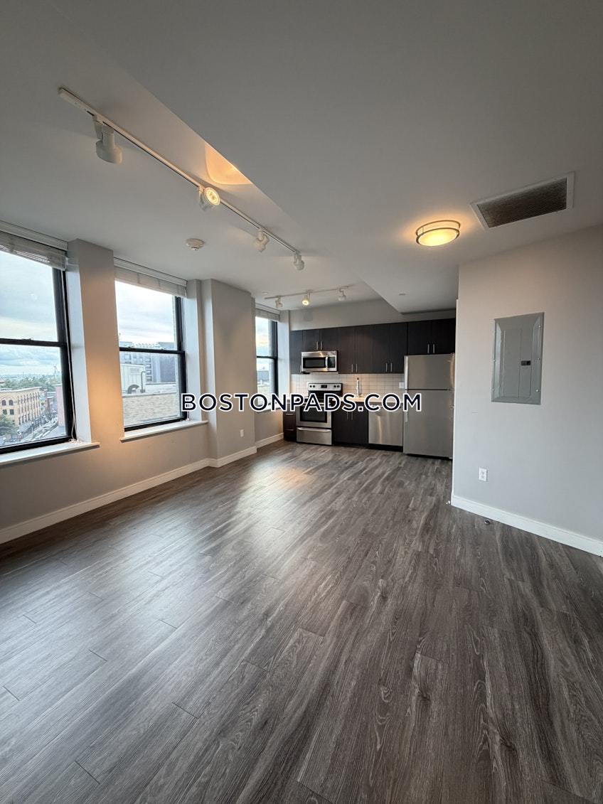 Lynn - $2,750+ /month