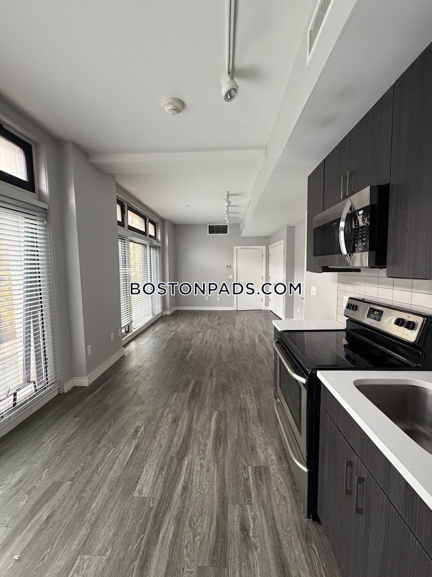 Lynn - $2,750+ /month