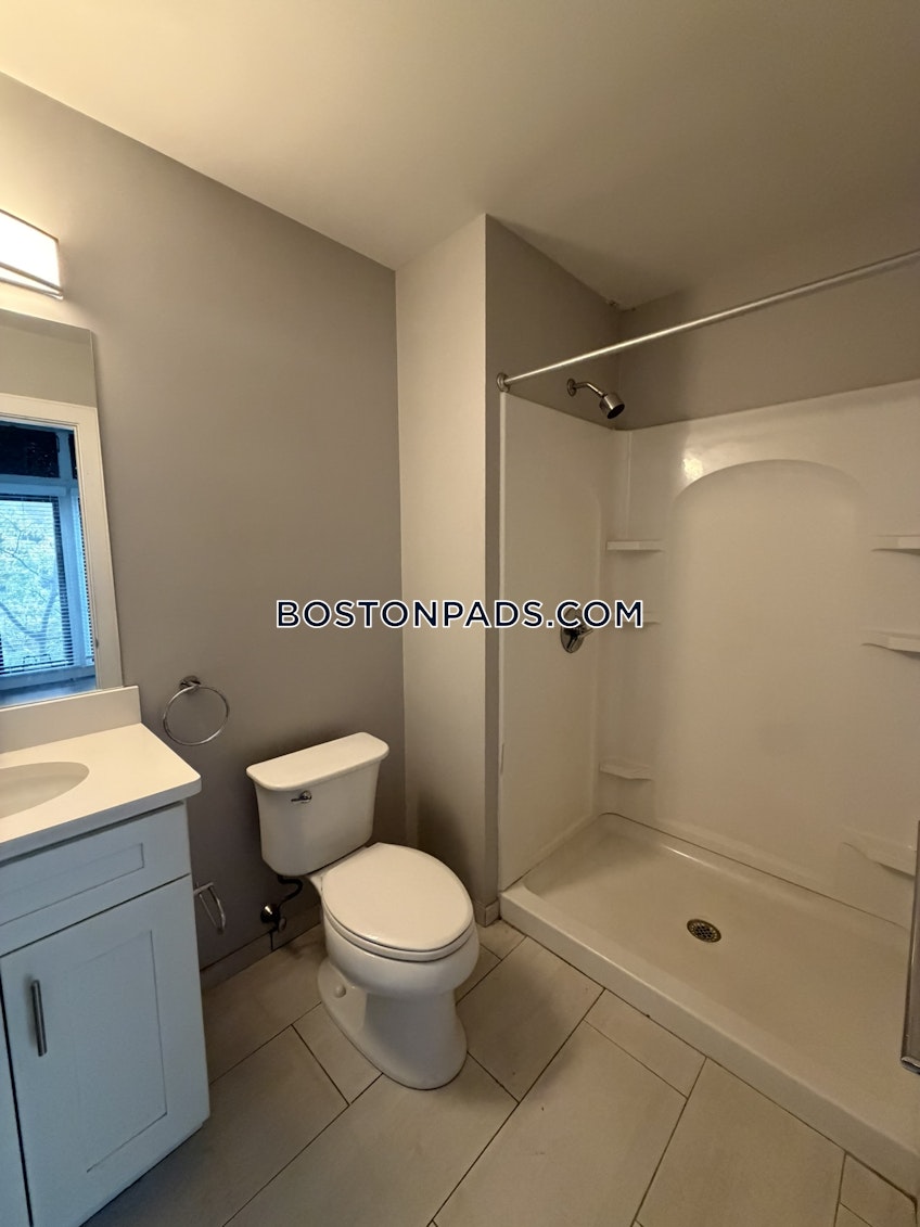 Lynn - $2,750+ /month