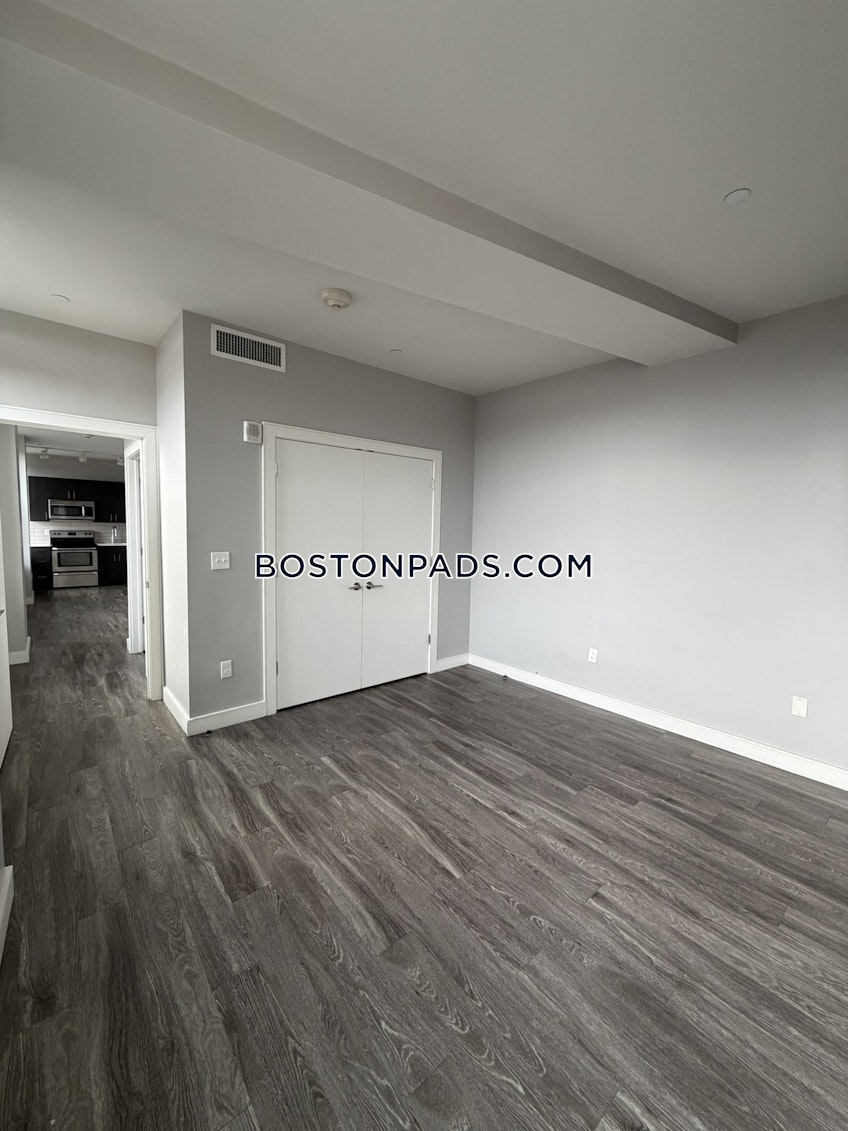 Lynn - $2,750+ /month