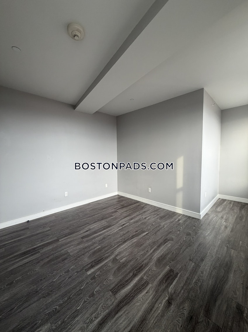 Lynn - $2,750+ /month