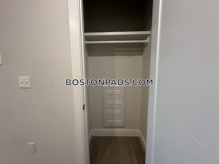 Liverpool St., Boston