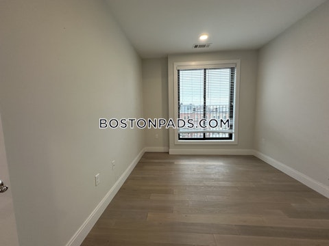 Liverpool St. Boston photo 6