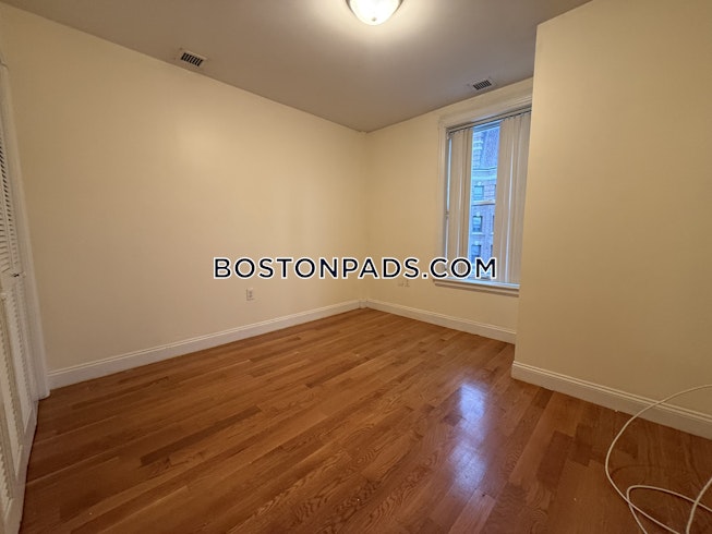 Boston - $4,950+ /mo