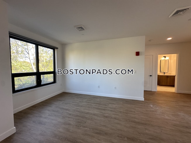 Boston - $2,800+ /mo