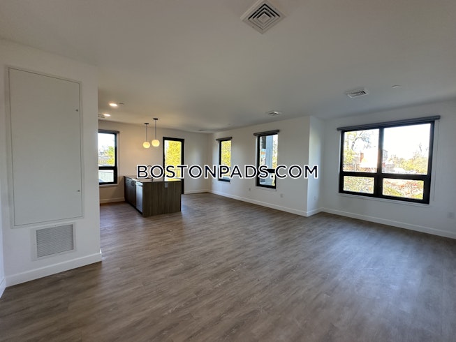 Boston - $2,800+ /mo