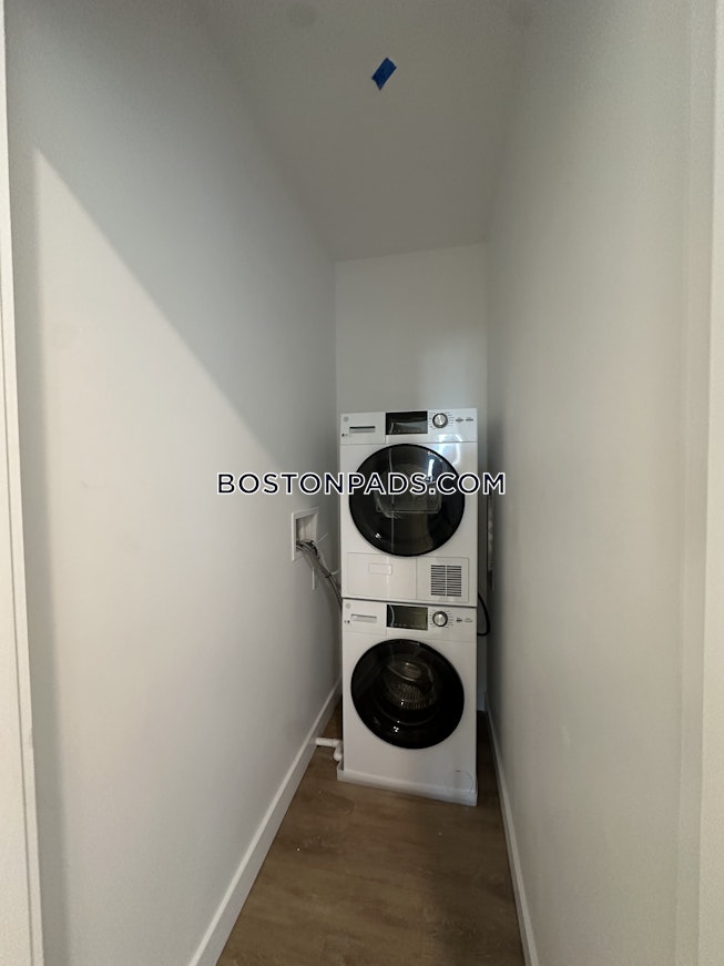 Boston - $2,800+ /mo