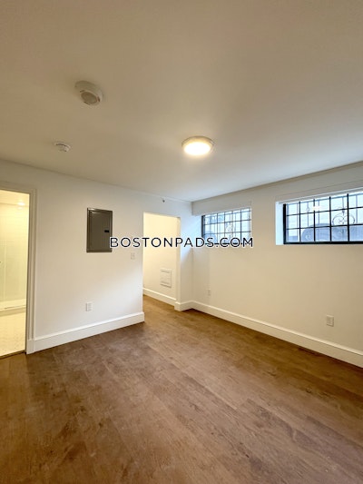 Cambridge 0 Bed 1 Bath CAMBRIDGE  Harvard Square - $2,300 No Fee