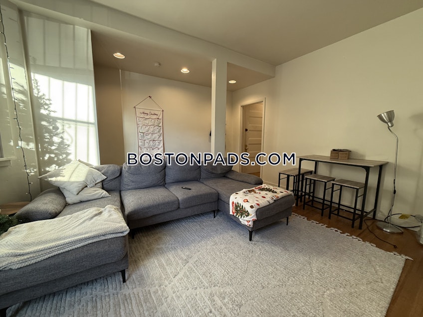 Boston - $5,950+ /month