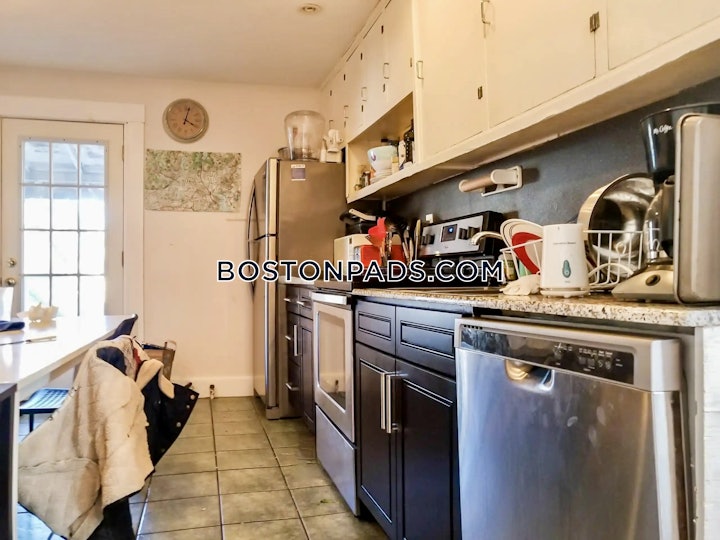 somerville-4-beds-1-bath-tufts-5600-6133416 