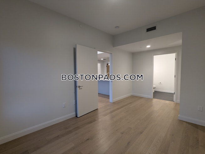 Boston - $4,800+ /mo