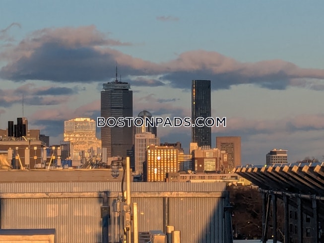 Boston - $4,800+ /mo