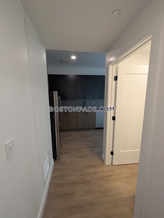 Boston - $3,800+ /mo