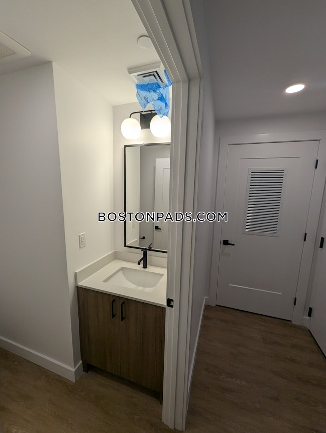 Boston - $3,800+ /mo