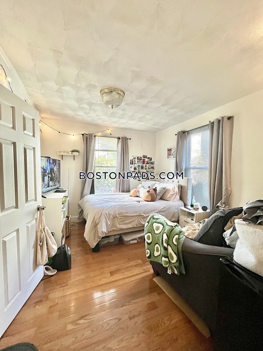 Boston - $4,500+ /month