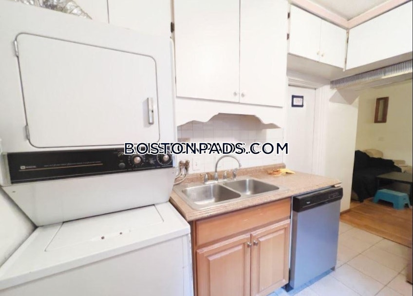 Boston - $4,400+ /month