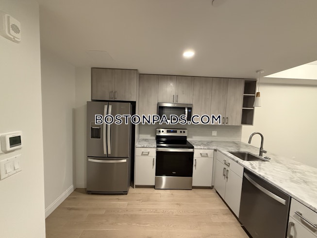 Boston - $3,900+ /mo