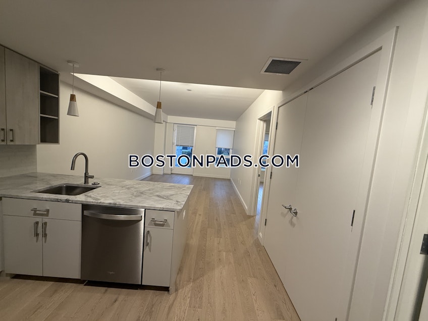 Boston - $3,900+ /month