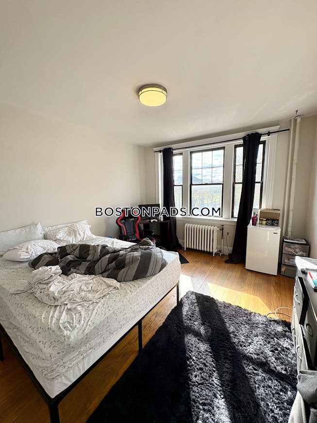 Boston - $4,500+ /mo