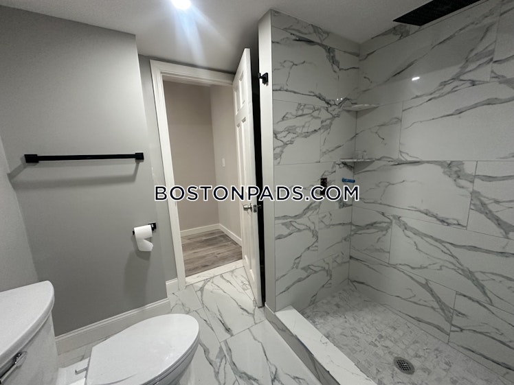 Gladstone St., Everett