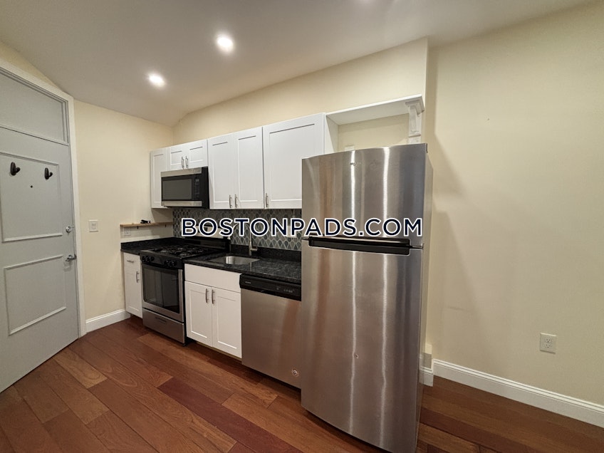 Cambridge - $2,900+ /month