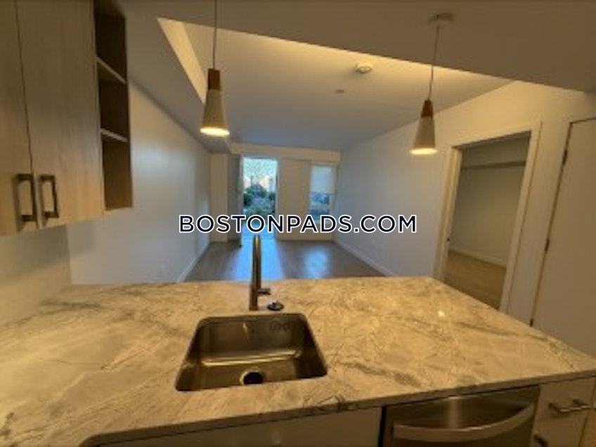 Boston - $3,900+ /month