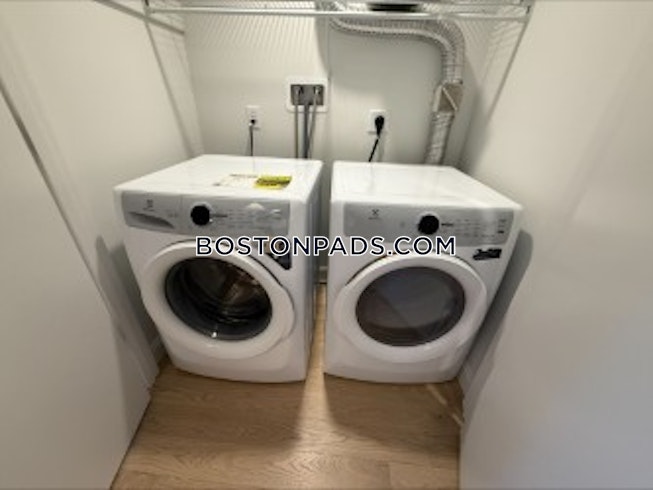 Boston - $3,900+ /mo