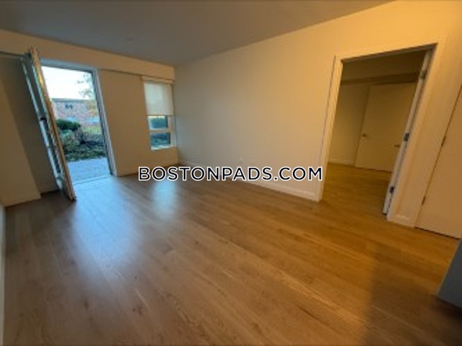 Boston - $3,900+ /mo