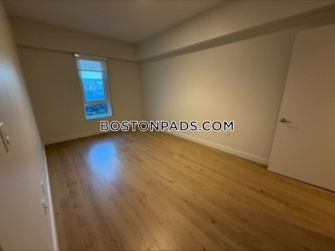 Boston - $3,900+ /mo