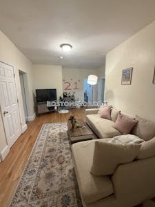 Brookline 4 Beds 1 Bath  Boston University - $6,250 No Fee