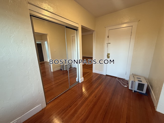 Medford - $2,800+ /mo