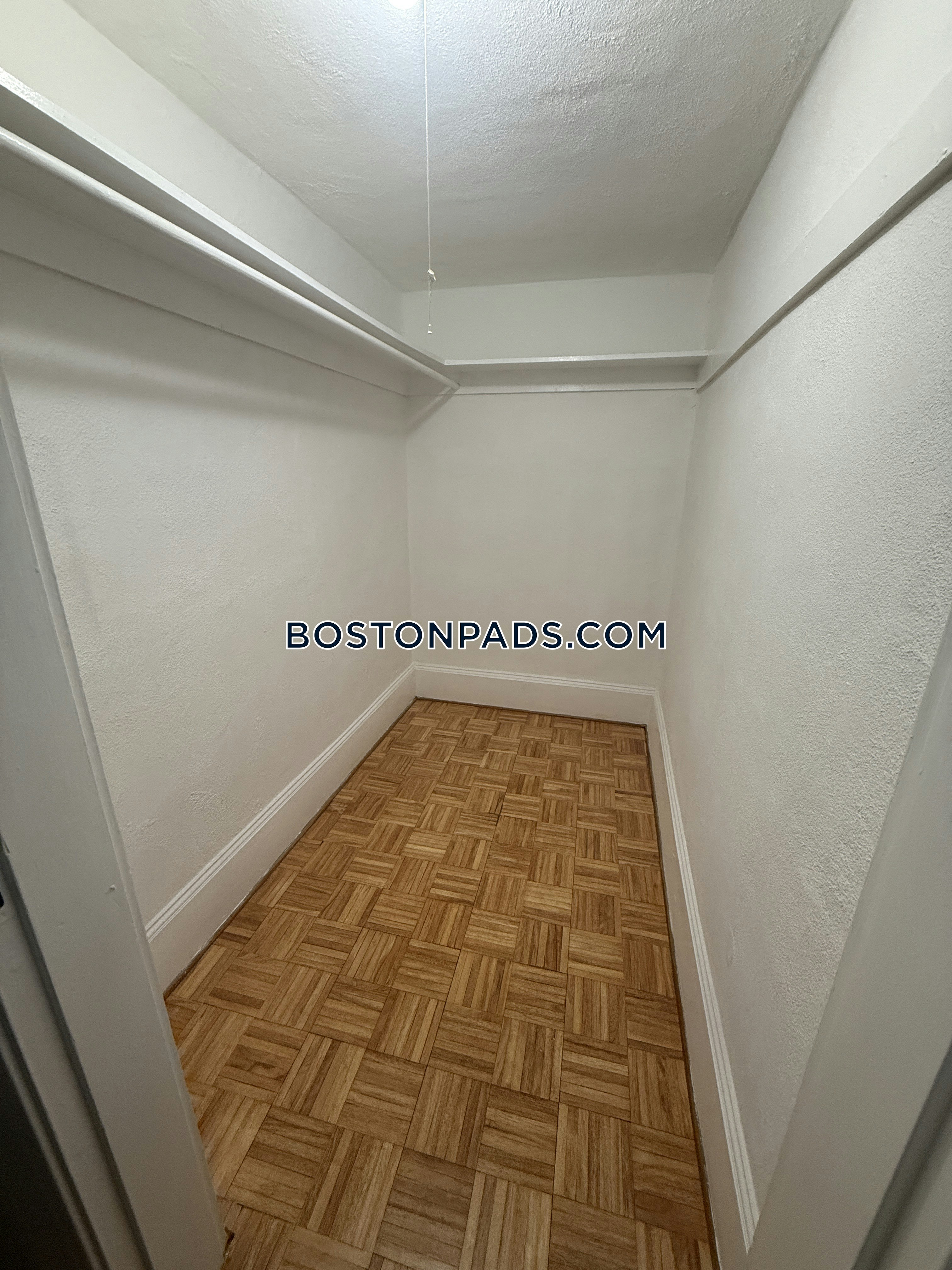 Boston - 1 Beds, 1 Baths