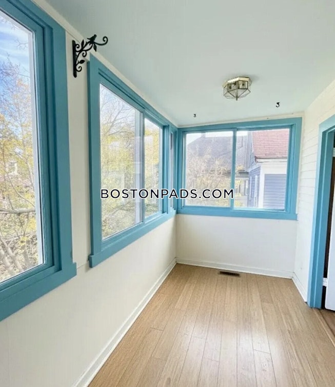 Boston - $11,500+ /mo