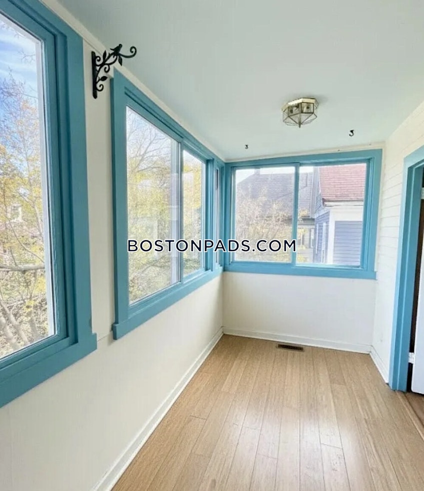 Boston - $11,500+ /month