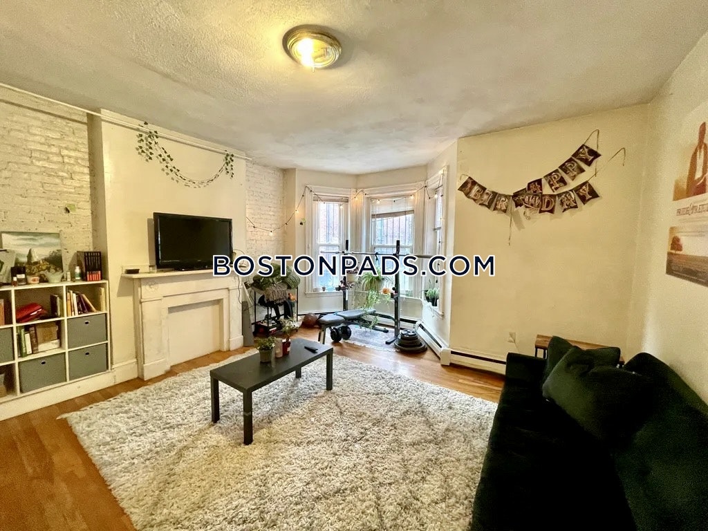 Mission Hill, Boston, MA - 2 Beds, 1 Bath - $3,850 - ID#8013432