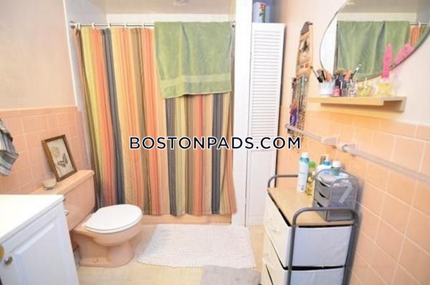 BOSTON - BAY VILLAGE - 1 Bed, 1 Bath - Image 8