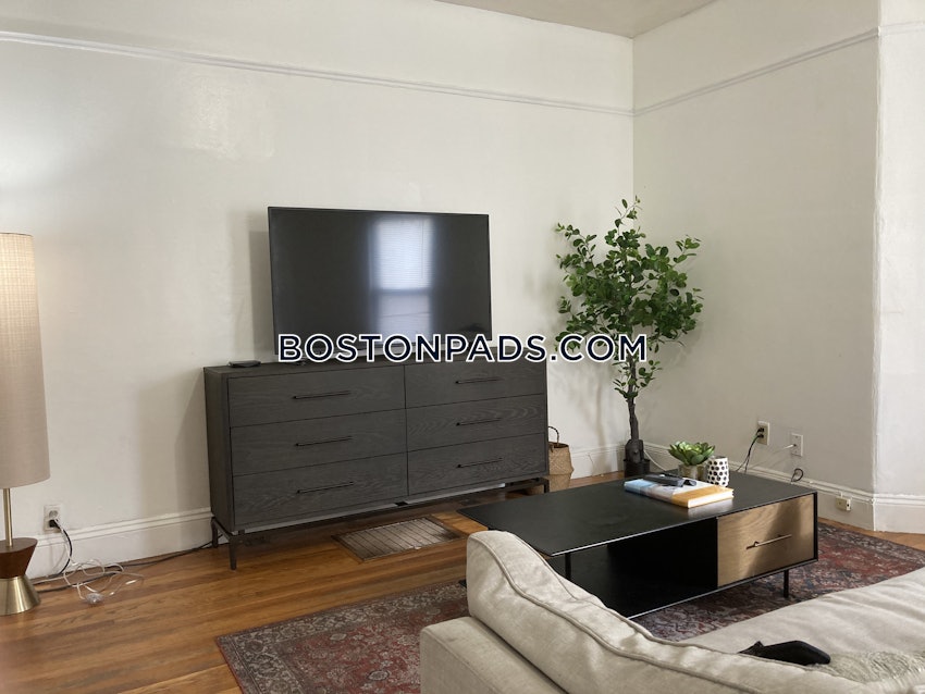 BOSTON - ROXBURY - 3 Beds, 1 Bath - Image 4