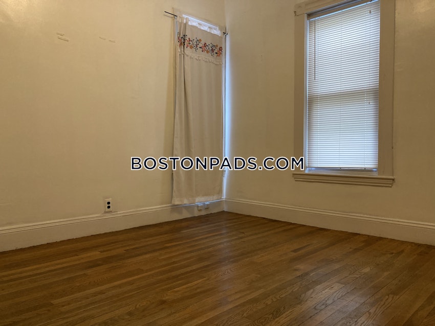 BOSTON - ROXBURY - 3 Beds, 1 Bath - Image 10